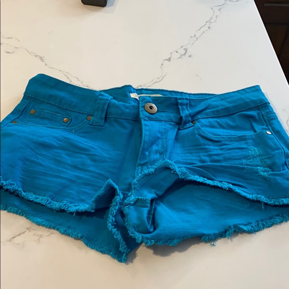 Forever 21 distressed blue shorts size us 27